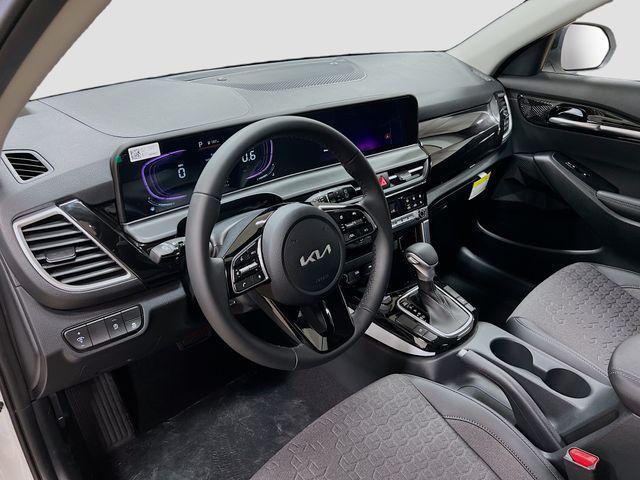 new 2025 Kia Seltos car, priced at $26,670