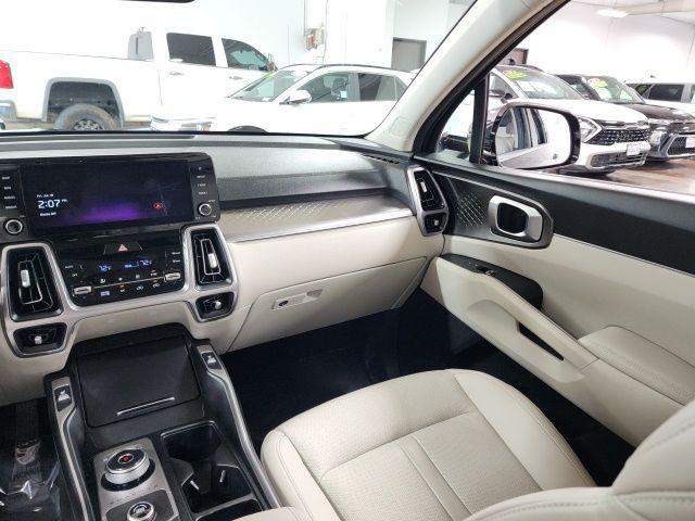 used 2023 Kia Sorento Hybrid car, priced at $29,995