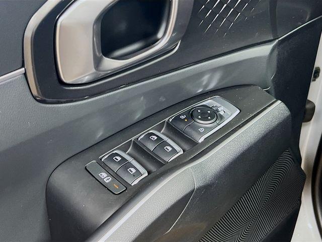 new 2025 Kia Sorento car, priced at $37,605