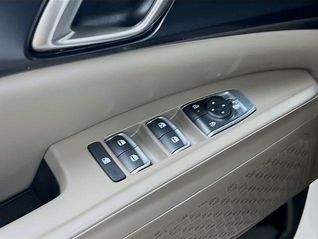 new 2026 Kia Carnival Hybrid car, priced at $42,685