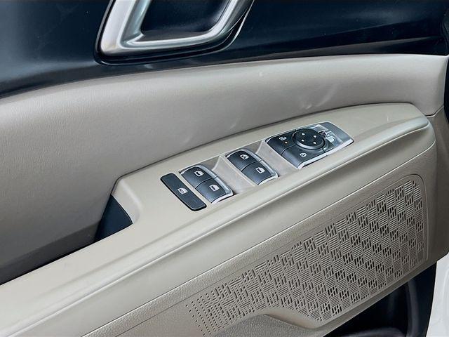 new 2025 Kia Carnival car, priced at $38,570