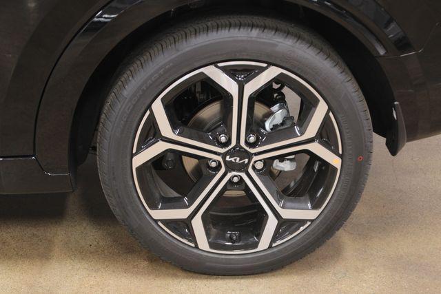 new 2025 Kia Niro car, priced at $32,070