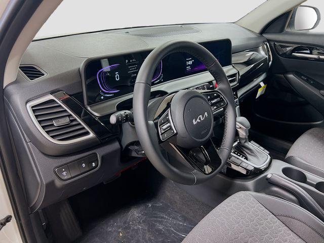 new 2025 Kia Seltos car, priced at $26,670