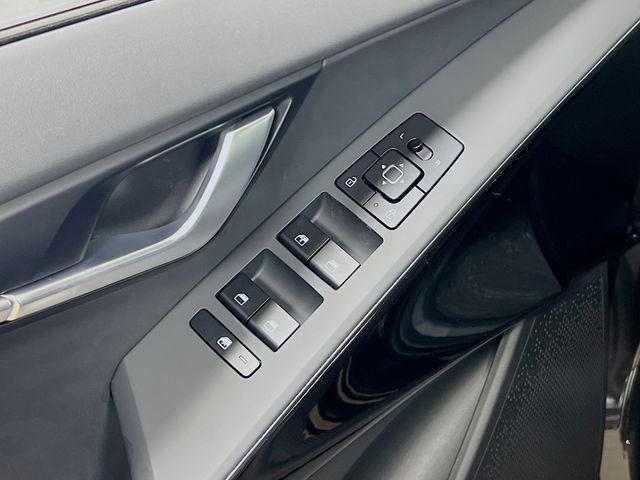 new 2025 Kia Niro car, priced at $30,780