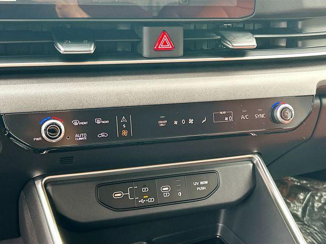 new 2025 Kia Carnival Hybrid car, priced at $44,740