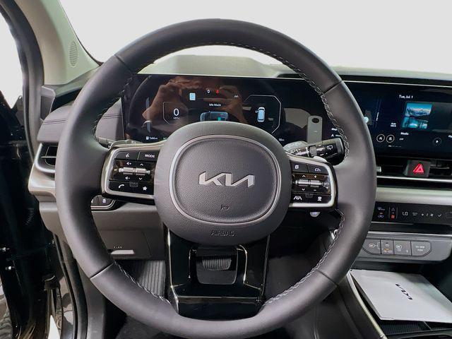 new 2026 Kia Carnival Hybrid car, priced at $54,040