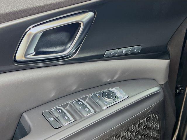new 2026 Kia Carnival Hybrid car, priced at $54,040