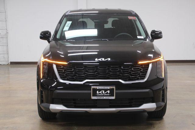 new 2025 Kia Sorento car, priced at $33,590