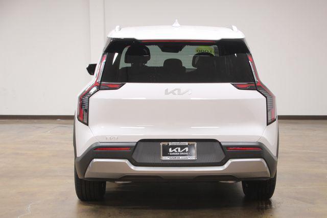 new 2025 Kia EV9 car, priced at $57,370