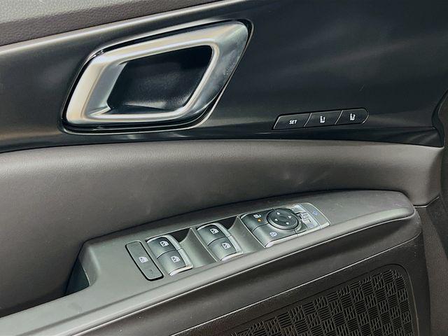 new 2025 Kia Carnival Hybrid car, priced at $49,630