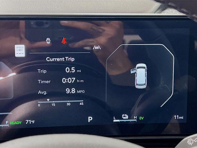 new 2025 Kia Carnival Hybrid car, priced at $49,630