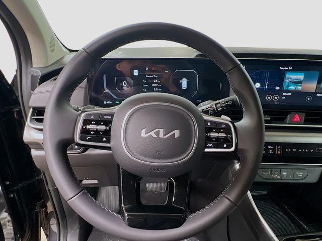 new 2025 Kia Carnival Hybrid car, priced at $49,630