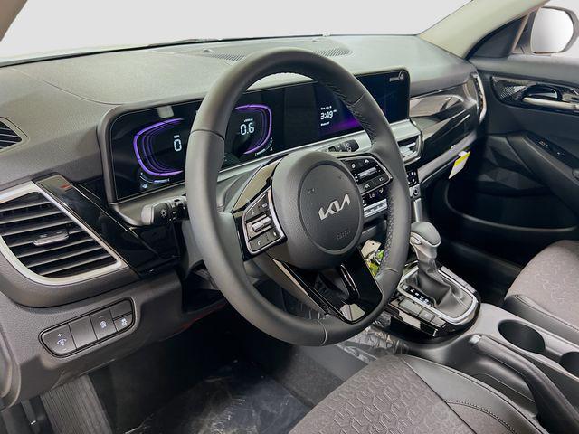 new 2025 Kia Seltos car, priced at $25,670