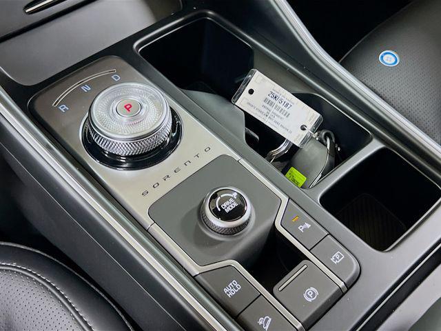 new 2025 Kia Sorento Hybrid car, priced at $40,630