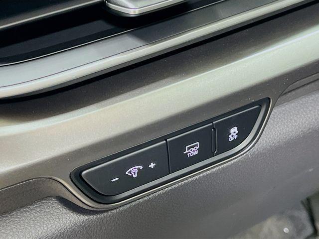 new 2025 Kia Carnival Hybrid car, priced at $55,160
