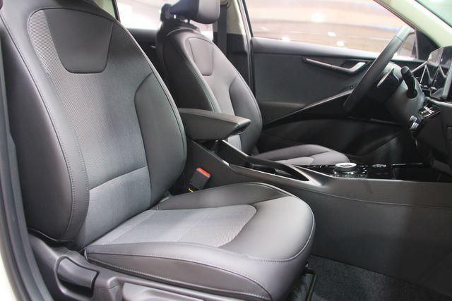 new 2024 Kia Niro Plug-In Hybrid car, priced at $33,335