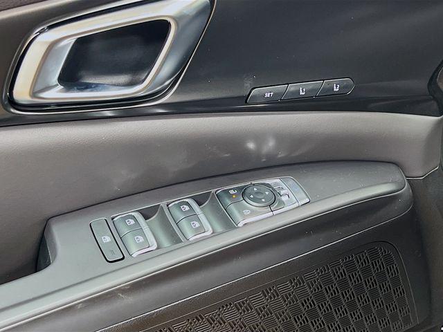 new 2025 Kia Carnival Hybrid car, priced at $50,625