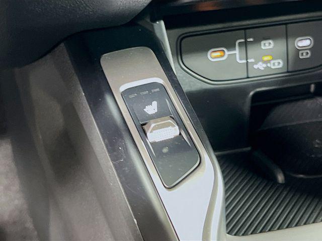 new 2025 Kia Sorento Hybrid car, priced at $40,625