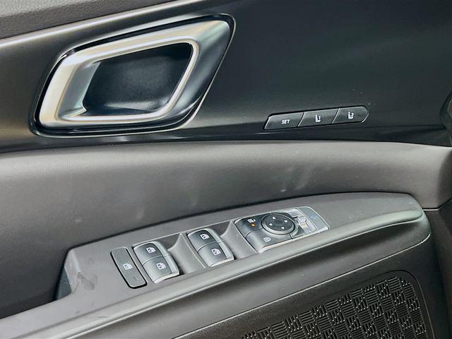 new 2025 Kia Carnival Hybrid car, priced at $50,420