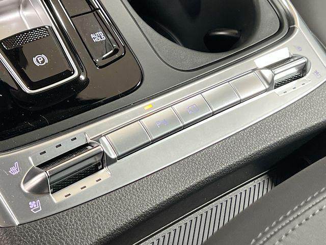 new 2025 Kia Carnival Hybrid car, priced at $50,420