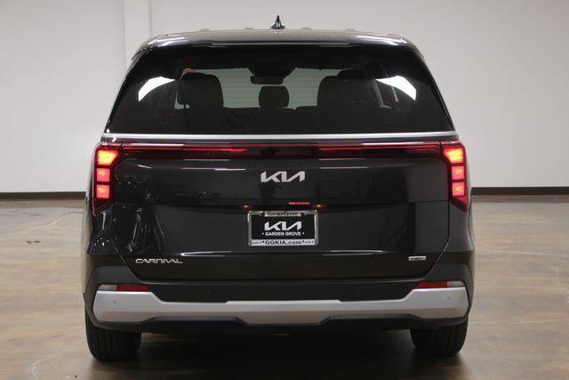 new 2025 Kia Carnival car, priced at $40,660