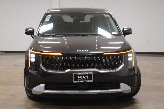 new 2025 Kia Carnival car, priced at $40,660