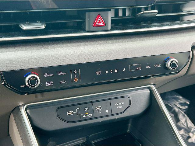 new 2025 Kia Carnival Hybrid car, priced at $44,025