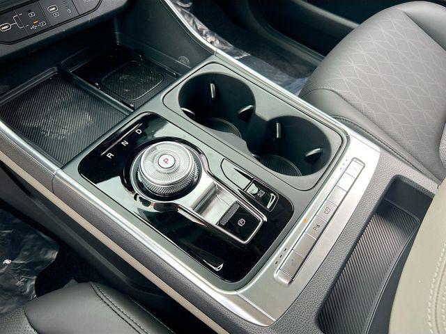 new 2025 Kia Carnival Hybrid car, priced at $44,025