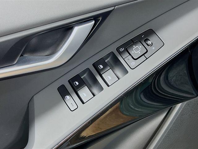 new 2025 Kia Niro Plug-In Hybrid car, priced at $35,310