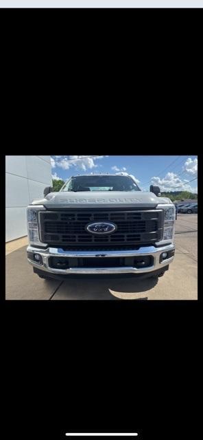 new 2025 Ford F-250 car, priced at $51,561