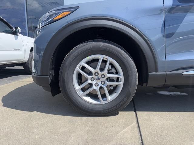 new 2025 Ford Explorer car, priced at $39,255