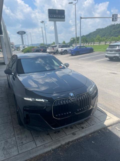 new 2025 BMW 760 car, priced at $138,855