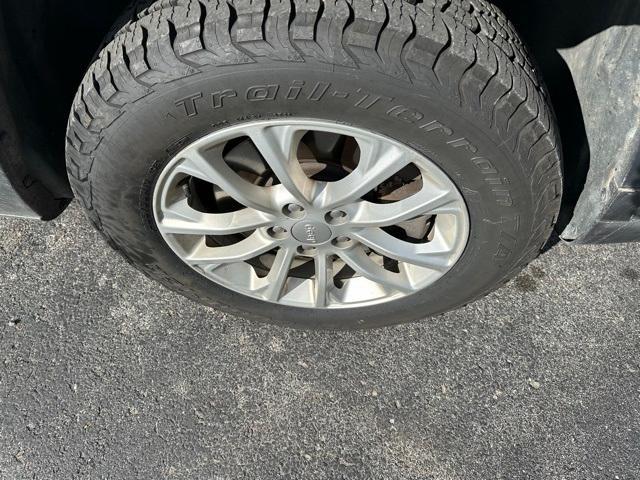 used 2019 Jeep Cherokee car, priced at $14,177