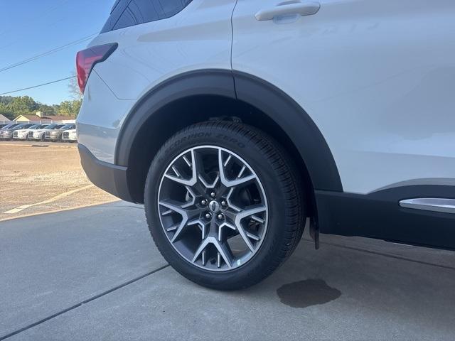 new 2025 Ford Explorer car, priced at $54,355