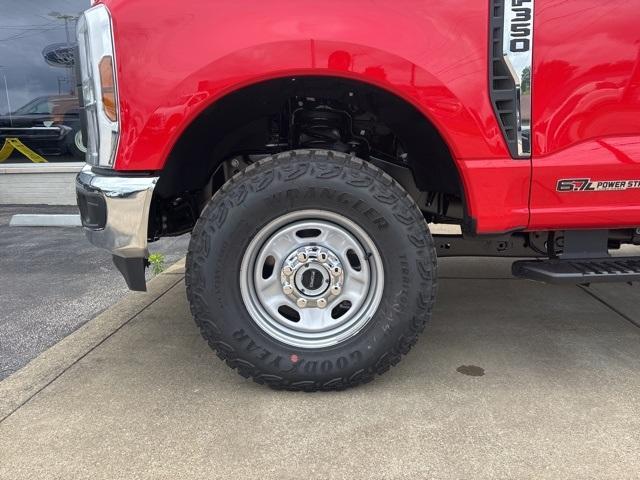 new 2025 Ford F-350 car, priced at $62,613