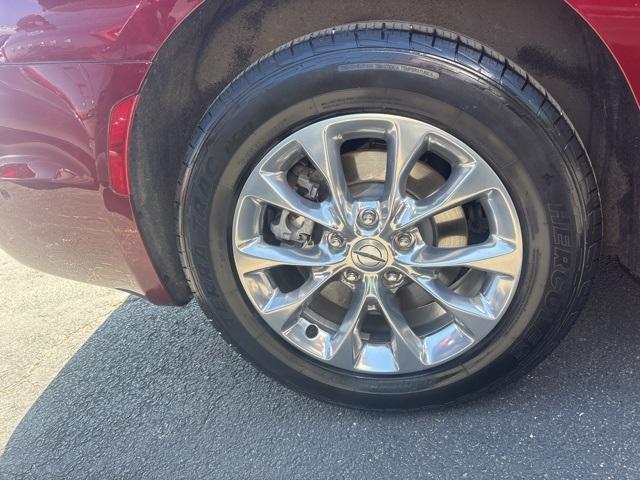 used 2023 Chrysler Pacifica car, priced at $32,532