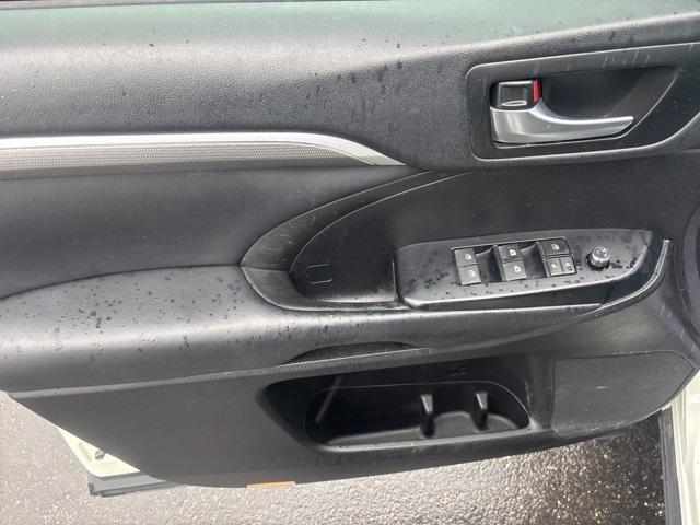 used 2019 Toyota Highlander car, priced at $21,463
