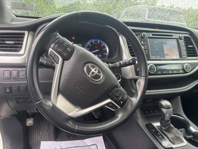 used 2019 Toyota Highlander car, priced at $21,463