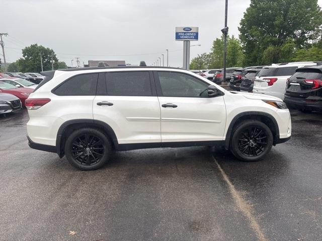 used 2019 Toyota Highlander car, priced at $21,463