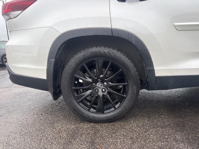 used 2019 Toyota Highlander car, priced at $21,463