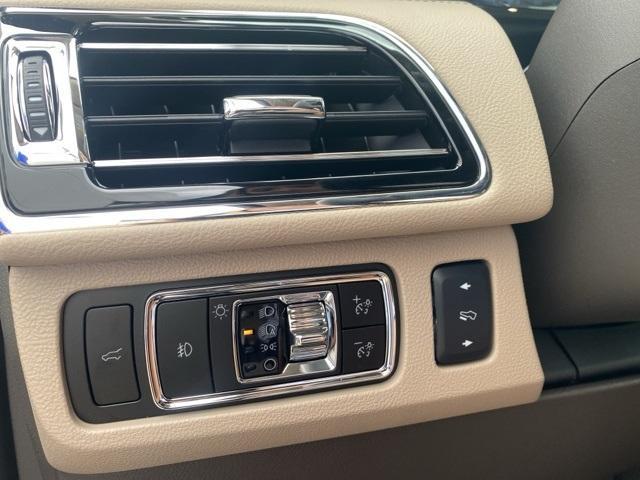 new 2024 Lincoln Navigator car, priced at $93,395