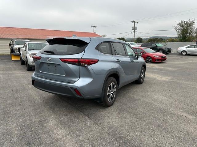 used 2022 Toyota Highlander car, priced at $30,794