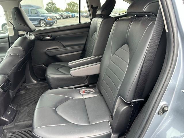 used 2022 Toyota Highlander car, priced at $30,794