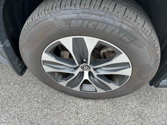 used 2022 Toyota Highlander car, priced at $30,794