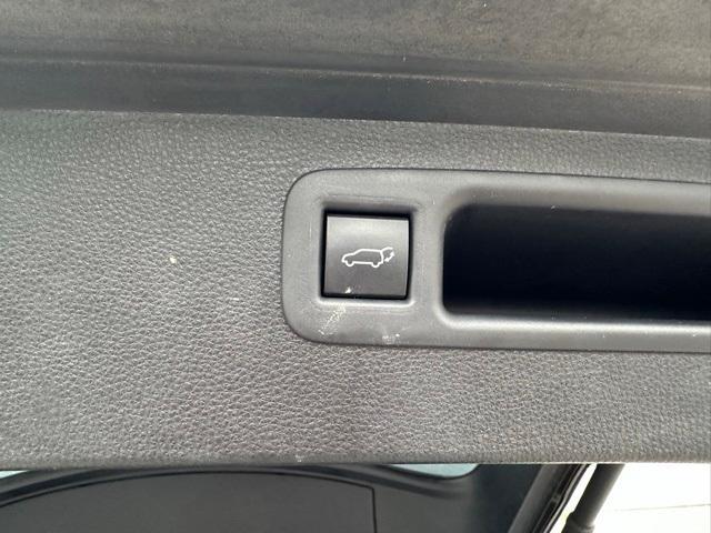 used 2022 Toyota Highlander car, priced at $30,794