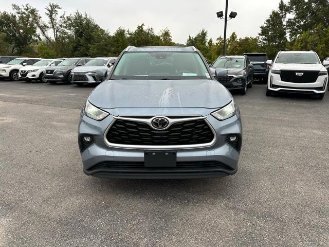 used 2022 Toyota Highlander car, priced at $30,794