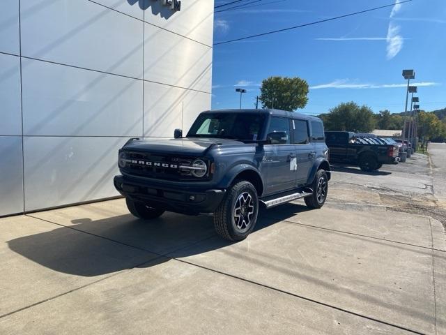 new 2025 Ford Bronco car, priced at $50,739