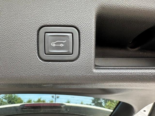 used 2023 Chevrolet Equinox car, priced at $24,987