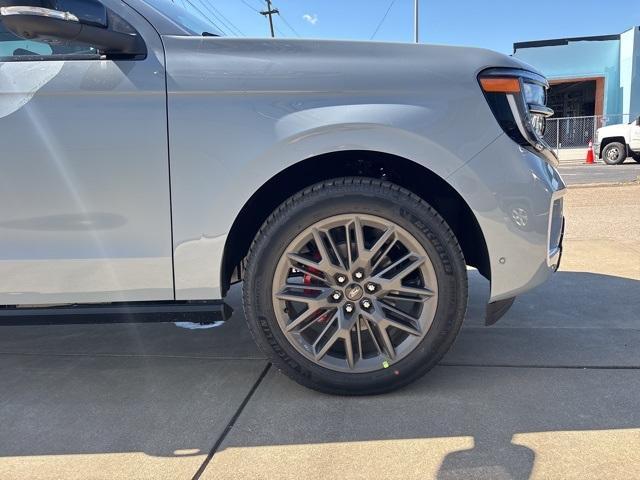 new 2025 Ford Expedition car, priced at $82,930