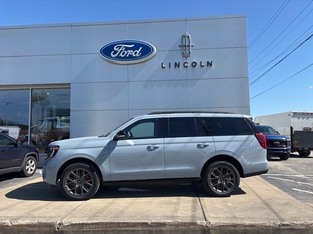 new 2025 Ford Expedition car, priced at $82,930